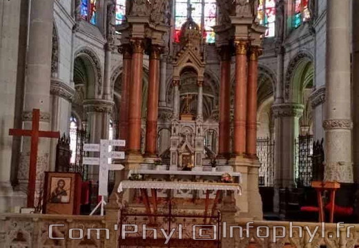 eglise-n-dame-de-beaufort-en-vallee-08