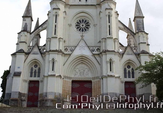 eglise-notre-dame-de-la-legion-d-honneur-6