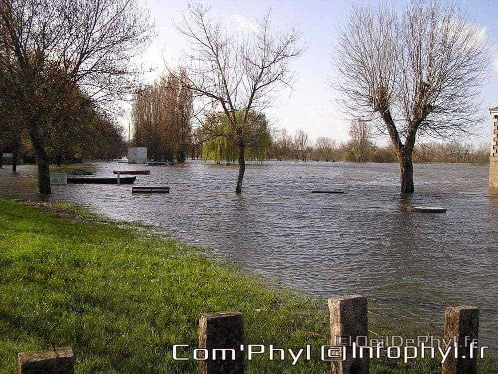 Inondation Soucelles Villevêque - 2007