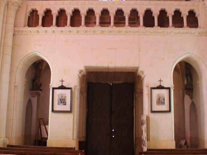 Église St Médard - Cheviré le rouge