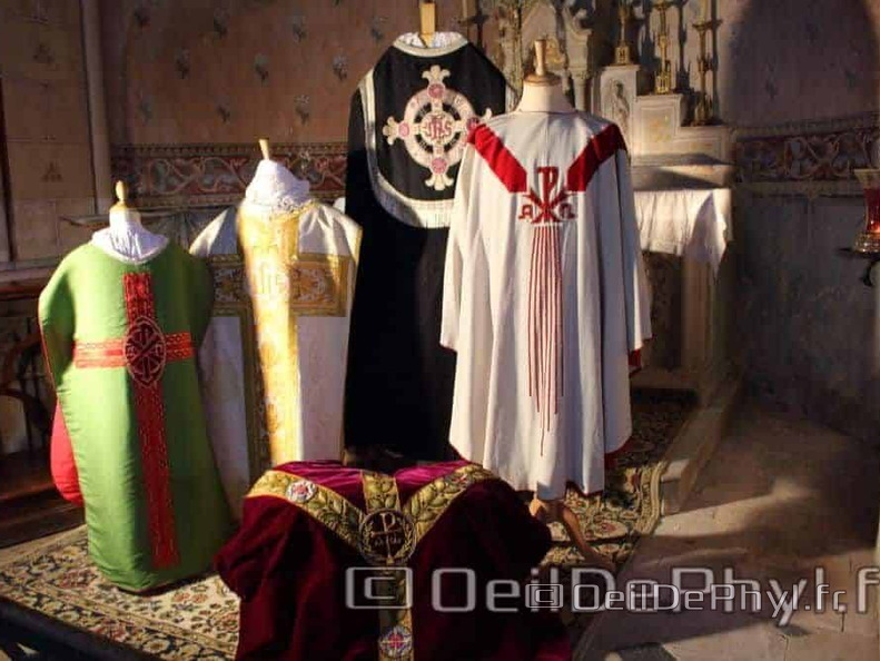 Église St Médard - Cheviré le rouge