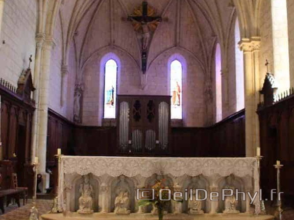 Église St Médard - Cheviré le rouge