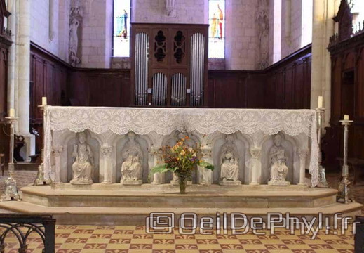 Église St Médard - Cheviré le rouge