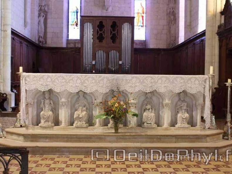 Église St Médard - Cheviré le rouge