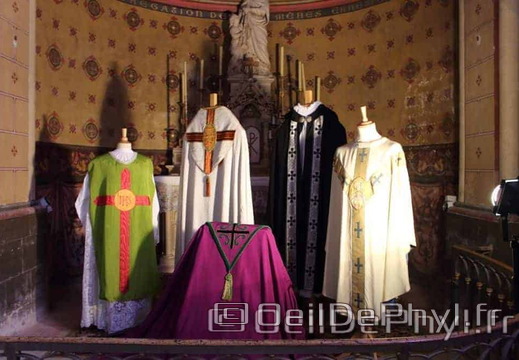 Église St Médard - Cheviré le rouge