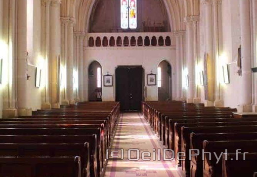 Église St Médard - Cheviré le rouge