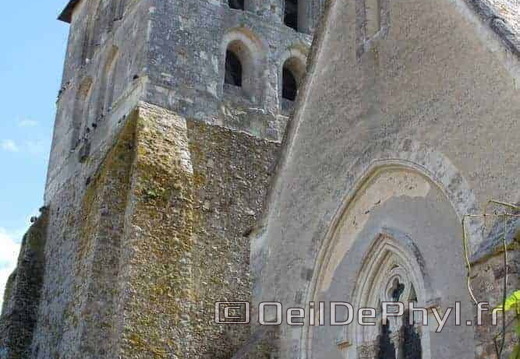 Église St Médard - Cheviré le rouge