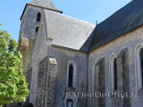 Église St Médard - Cheviré le rouge