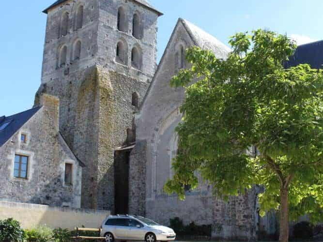 Église St Médard - Cheviré le rouge