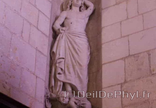 Église St Médard - Cheviré le rouge