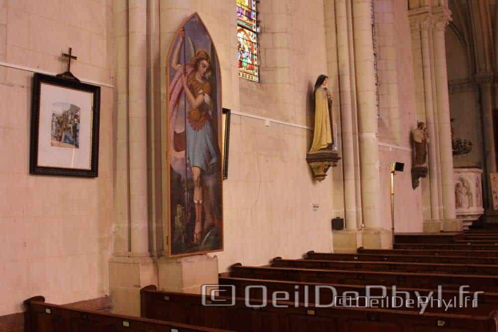 Église St Médard - Cheviré le rouge