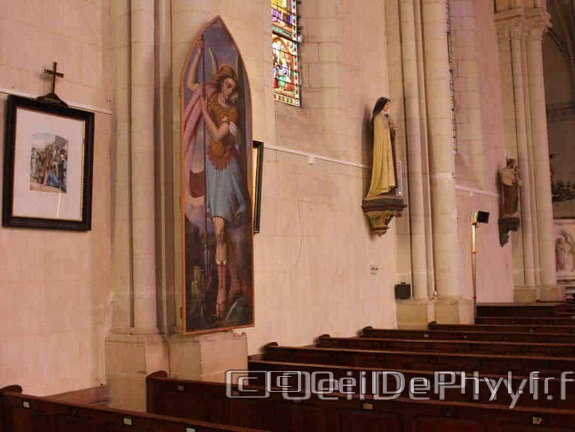 Église St Médard - Cheviré le rouge