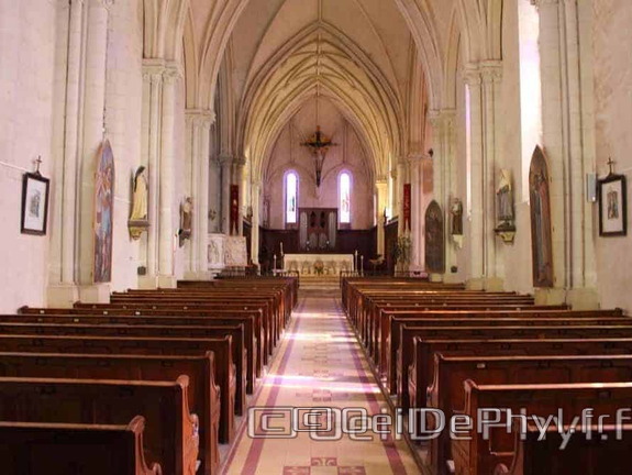 Église St Médard - Cheviré le rouge
