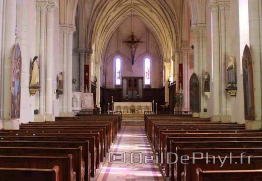 Église St Médard - Cheviré le rouge