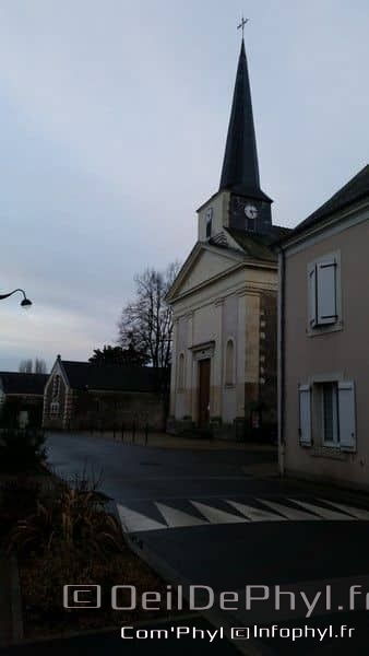 eglise-saint-martin-soucelles-01