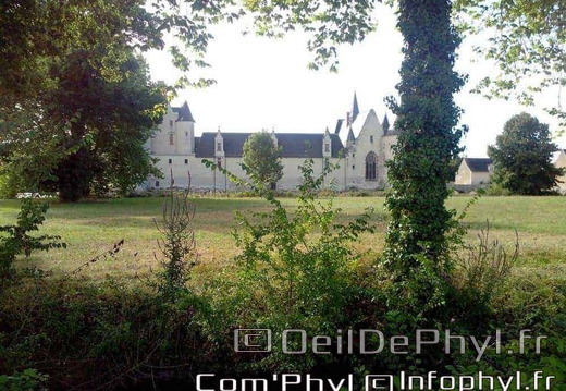 chateau-du-plessis-bourre-ecuille-1