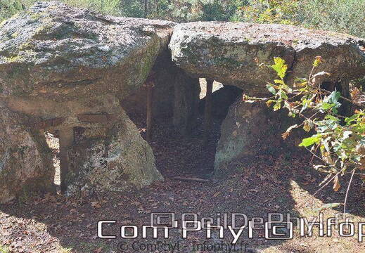 dolmen-des-tablettes-tablettes-de-cournon-4