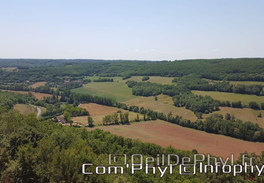 village-de-puycelsi-4