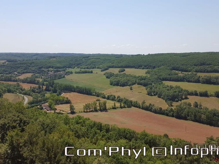 village-de-puycelsi-4