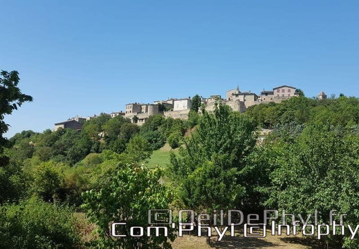 village-de-puycelsi-1