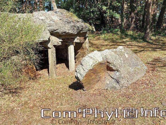 dolmen-des-tablettes-tablettes-de-cournon-2