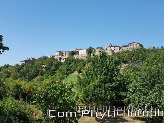 village-de-puycelsi-1